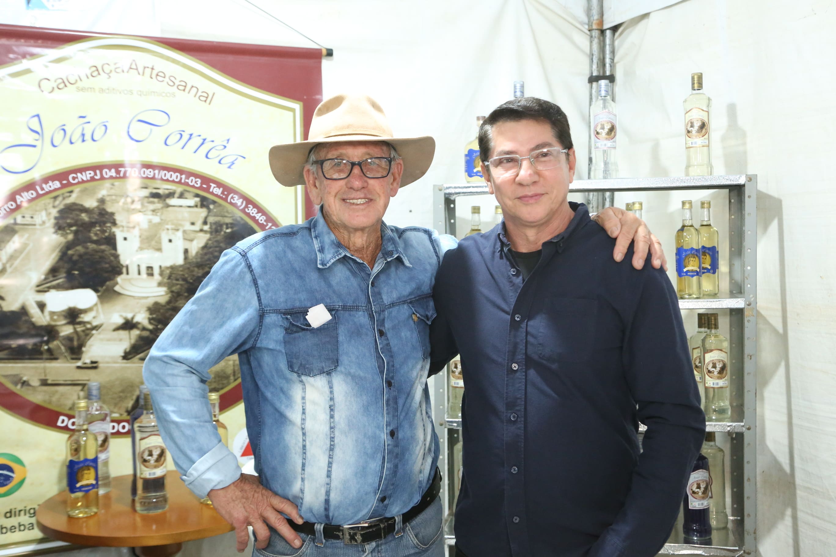 Cacha+ºa Jo+úo Corr+¬a.jpg